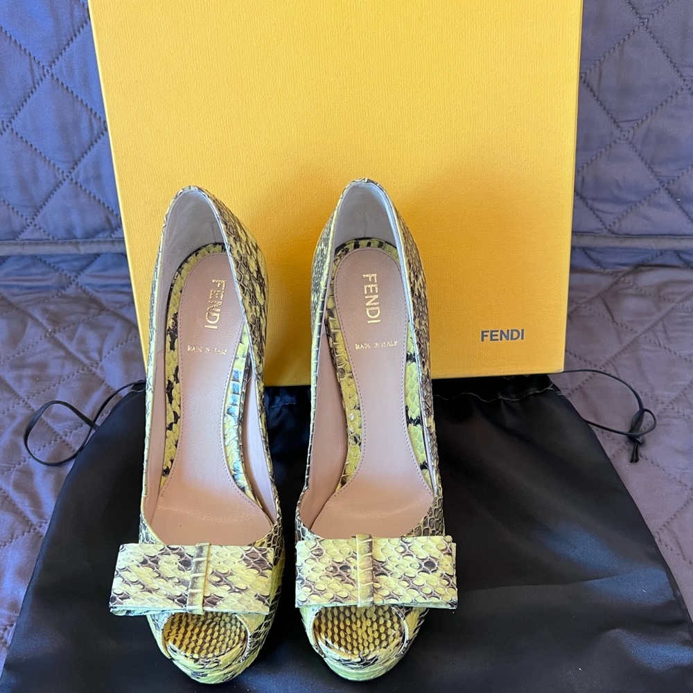 Fendi Spuntata Colubro Lucido Heel